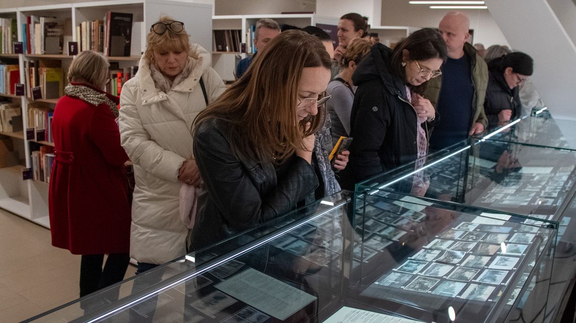 „Wysoczyzna Elbląska, której już nie ma” – tajemnicza wystawa w Bibliotece Elbląskiej (GALERIA ZDJĘĆ)
