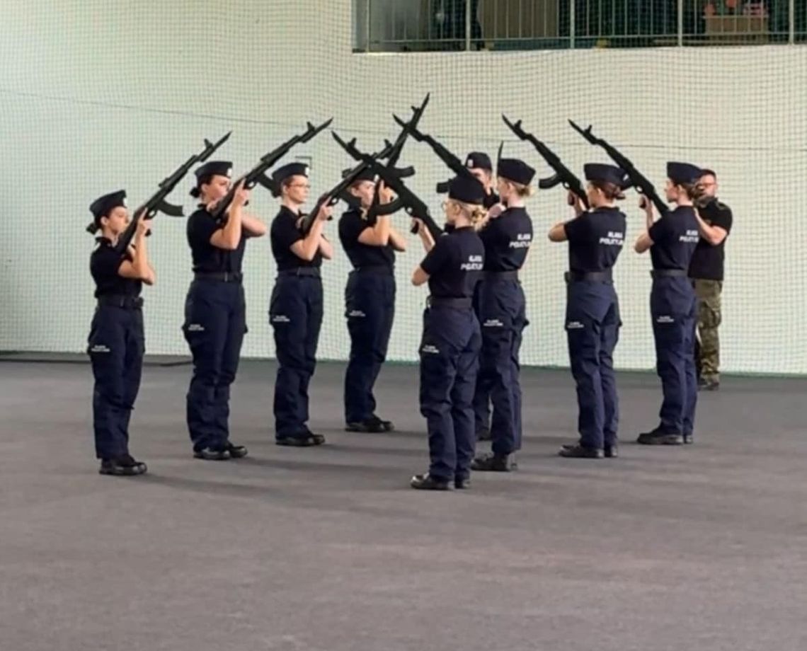 Wzór dyscypliny z Elbląga – młodzież z ZST jedzie na finał musztry