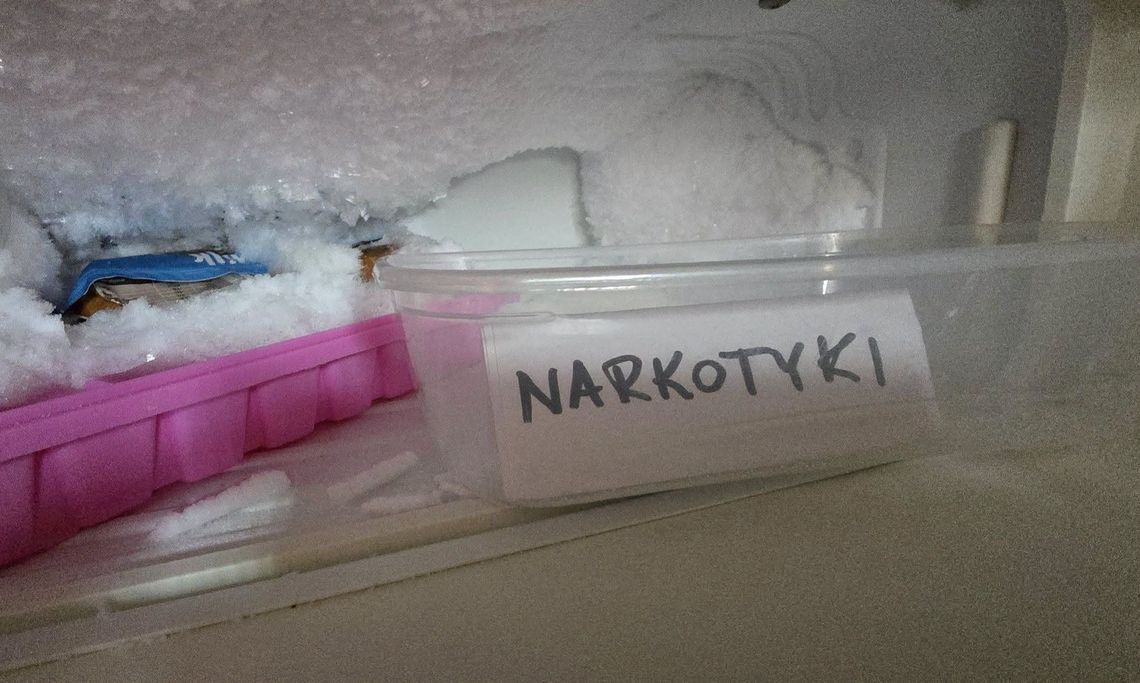 Zamrażarka skrywała nie tylko jedzenie. Kryminalni zatrzymali 32-latka z Elbląga Zamrażarka skrywała nie tylko jedzenie. Kryminalni zatrzymali 32-latka z Elbląga
