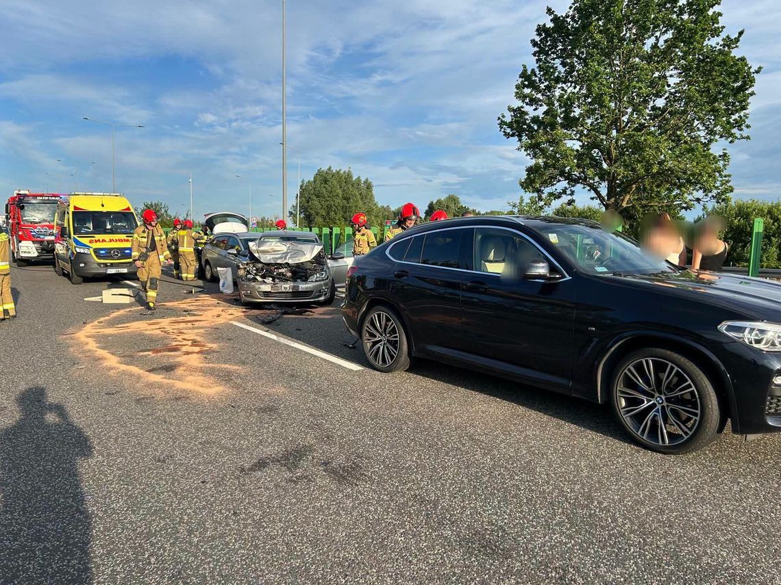 Zderzenie 3 pojazdów na S7 Zderzenie 3 pojazdów na S7