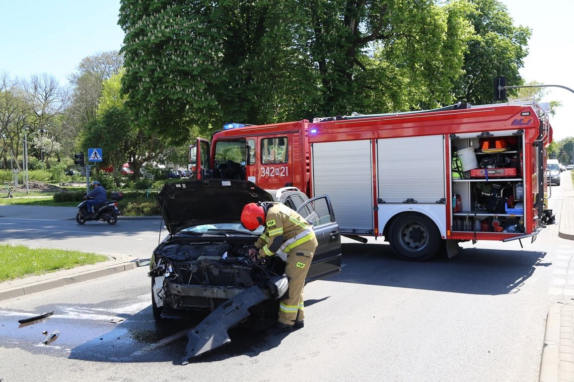 Zderzenie dwóch pojazdów na ulicy Pocztowej