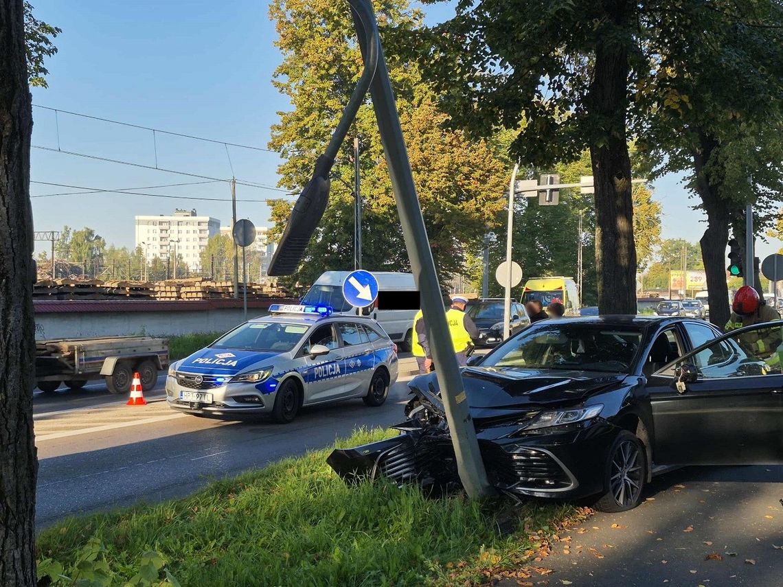 Zderzenie pojazdów na skrzyżowaniu Grunwaldzka-Sadowa