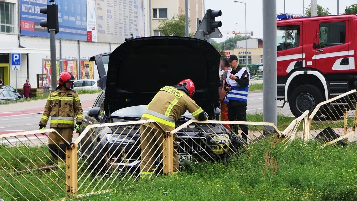 Zderzenie pojazdów na skrzyżowaniu Płk. Dąbka-Węgrowska