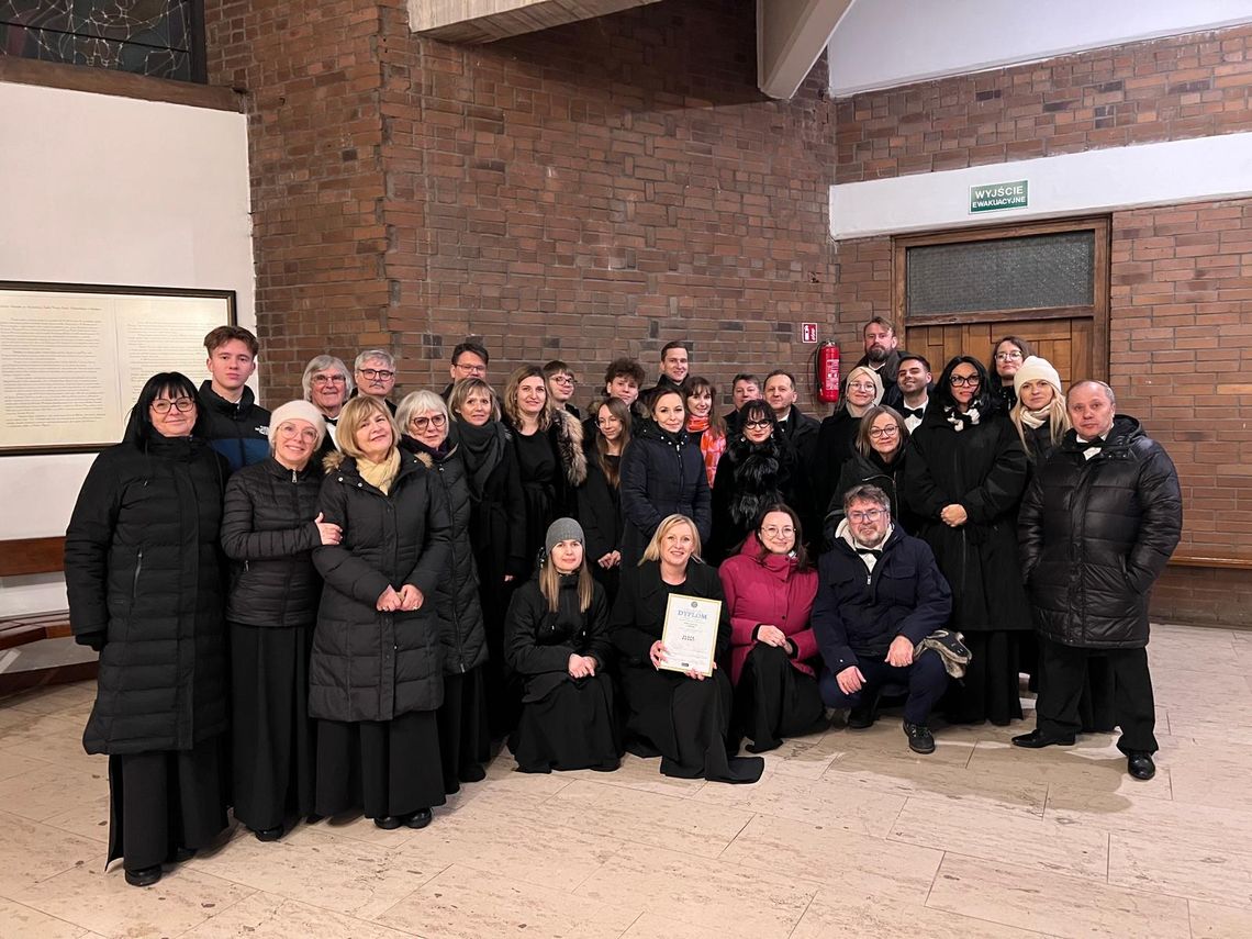 Złote Pasmo dla Elbląskiego Chóru „Cantata” na II Igrzyskach Kolęd i Pastorałek w Warszawie Złote Pasmo dla Elbląskiego Chóru „Cantata” na II Igrzyskach Kolęd i Pastorałek w Warszawie