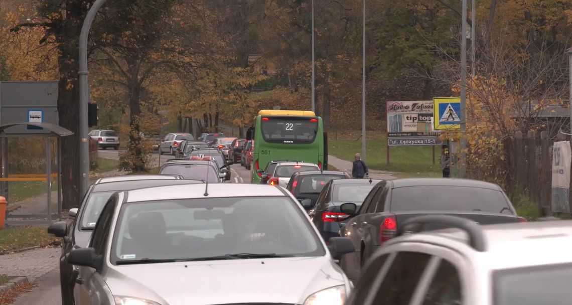 Zobacz jak dojechać na elbląskie cmentarze
