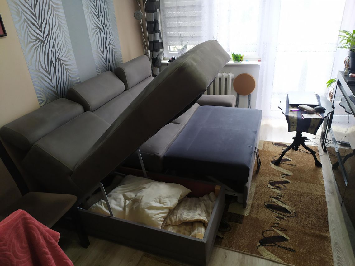 Sofa rozkładana w stanie dobrym